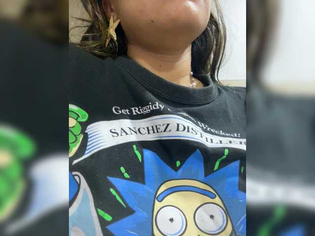 EmmaSanchez1 live cam on BongaCams