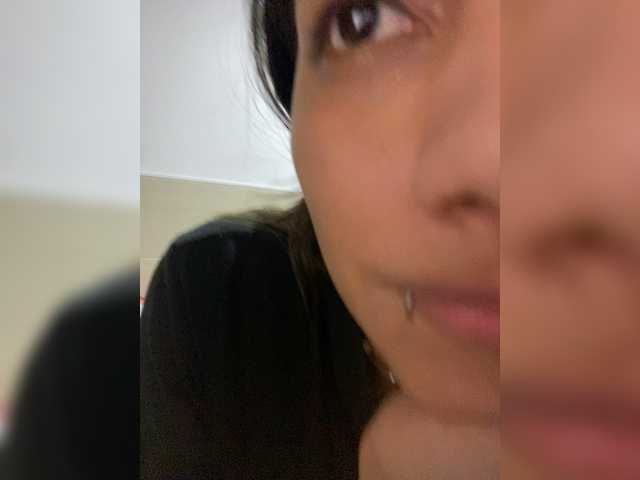 EmmaSanchez1 live cam on BongaCams
