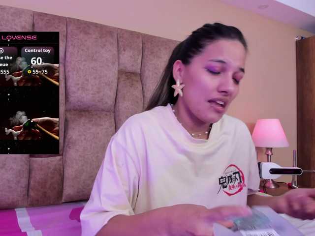 EmmaSanchez1 live cam on BongaCams