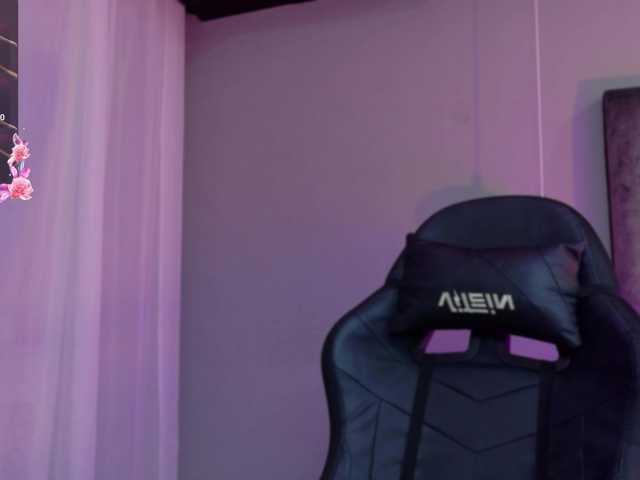 EmmaSanchez1 live cam on BongaCams