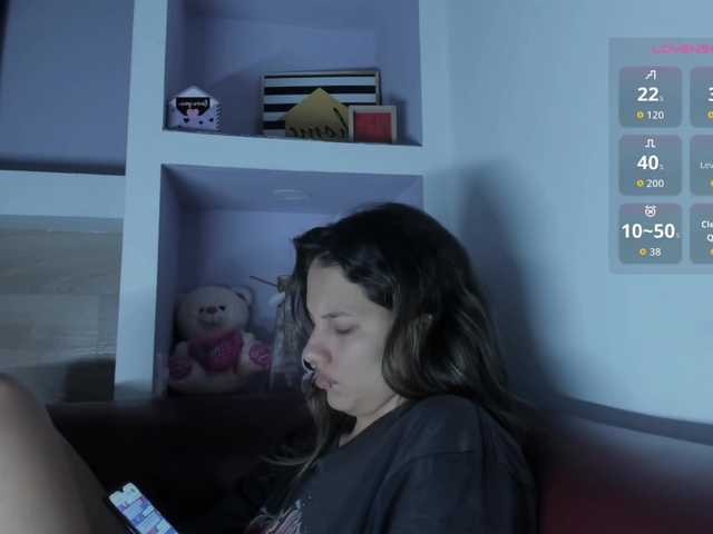 le modèle EmmaSanchez1 est en webcam porno dans un show sur le site bongacams, il possède les tags suivants: Latino/Hispanic,Brunette,Trimmed