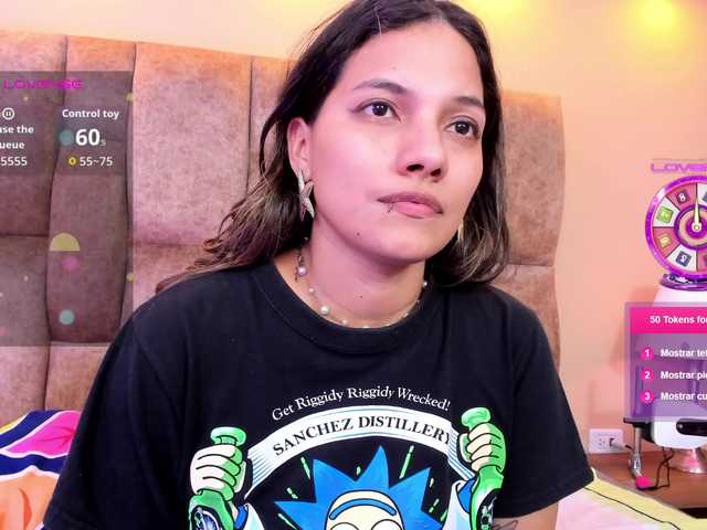 EmmaSanchez1 live cam on BongaCams