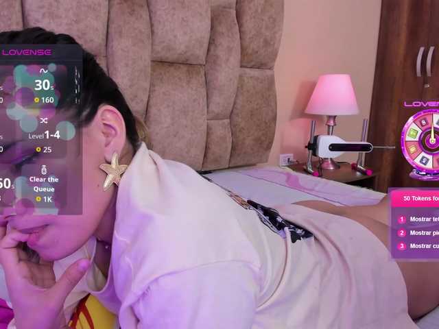 EmmaSanchez1 live cam on BongaCams
