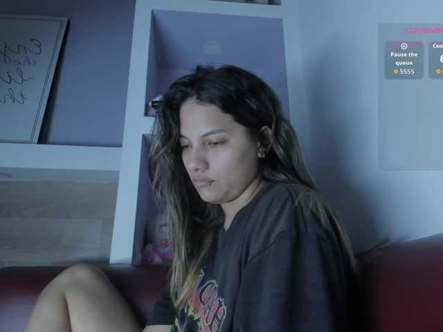 le modèle EmmaSanchez1 est en webcam porno dans un show sur le site bongacams, il possède les tags suivants: Latino/Hispanic,Brunette,Trimmed
