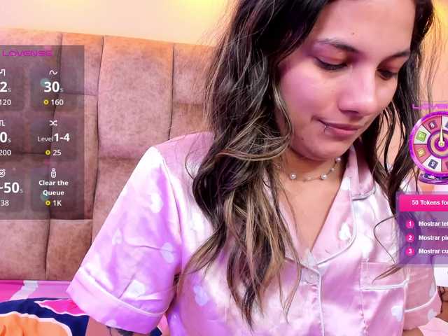 EmmaSanchez1 live cam on BongaCams