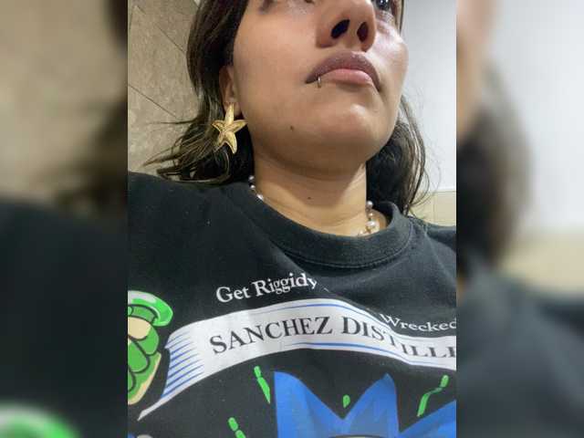 EmmaSanchez1 live cam on BongaCams