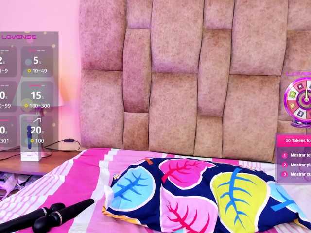 EmmaSanchez1 live cam on BongaCams