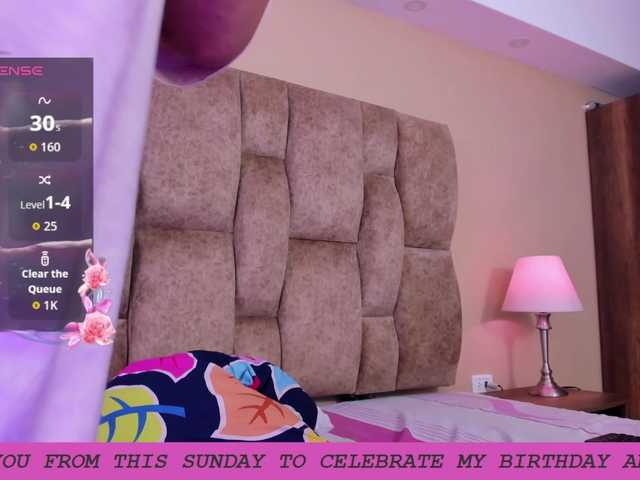 EmmaSanchez1 live cam on BongaCams