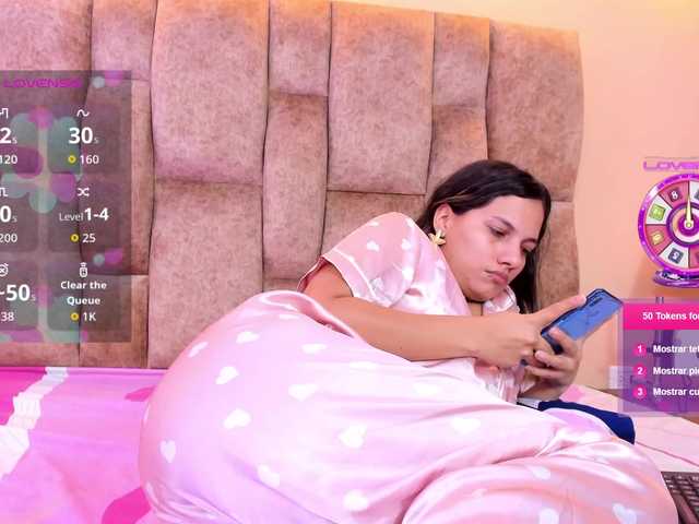 EmmaSanchez1 live cam on BongaCams