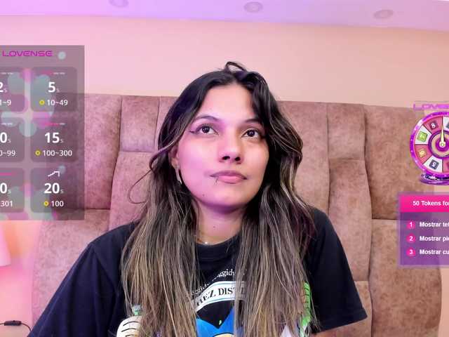 EmmaSanchez1 live cam on BongaCams
