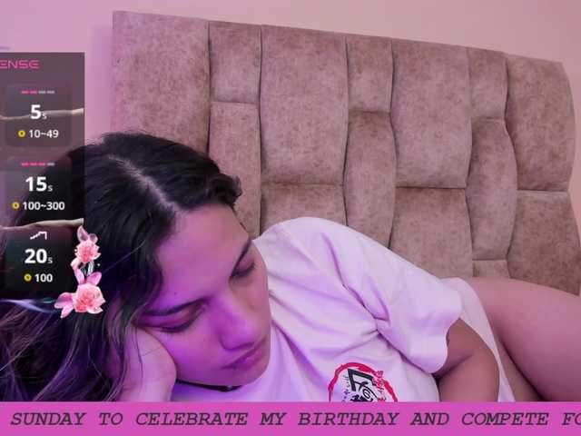 EmmaSanchez1 live cam on BongaCams