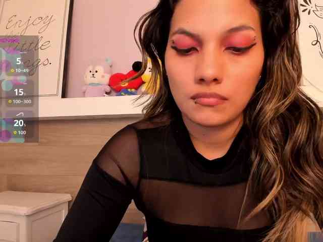 EmmaSanchez1 Live Webcam on BongaCams