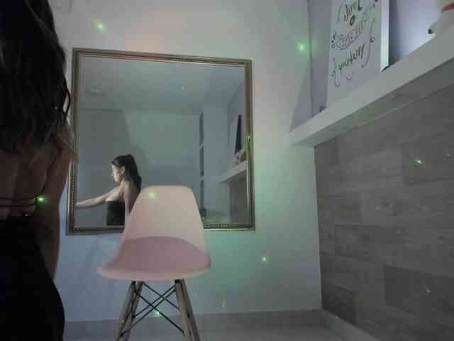 EmmaSanchez1 Live Webcam on BongaCams