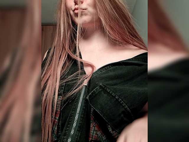 Evasapples2026's BongaCams show and profile