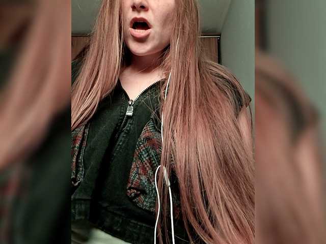 Evasapples2026's BongaCams show and profile