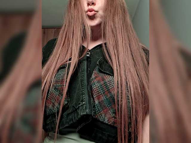 Evasapples2026's BongaCams show and profile