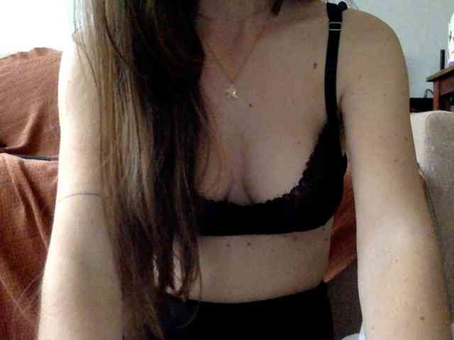 Yanna-More webcam