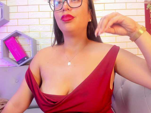 Aluna-Clark1 live cam on BongaCams