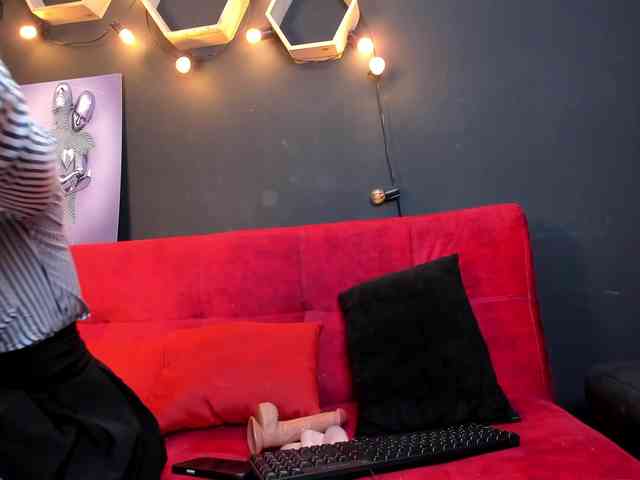 Aluna-Clark1 webcam