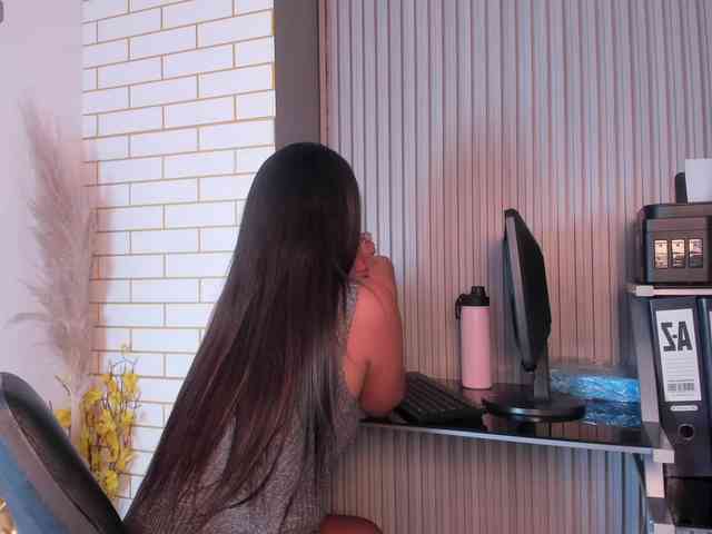 Aluna-Clark1 webcam