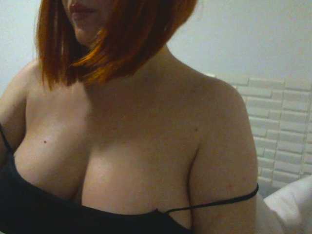 SimplyMaria777 — live female cam