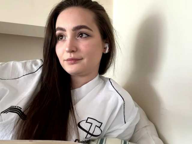  EmillyCarte chat room