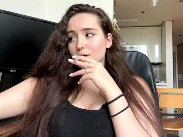 EmillyCarte live cam on BongaCams