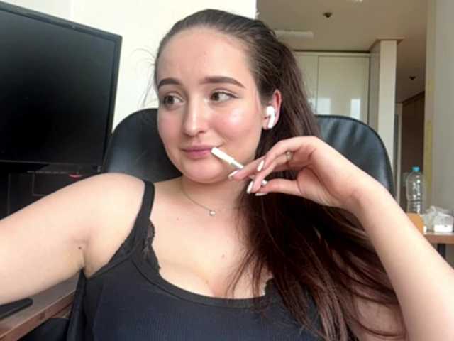 EmillyCarte live webcam show