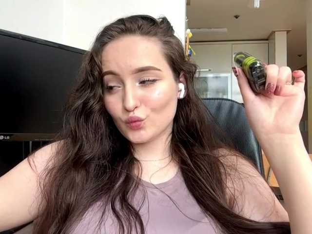 EmillyCarte live cam on BongaCams