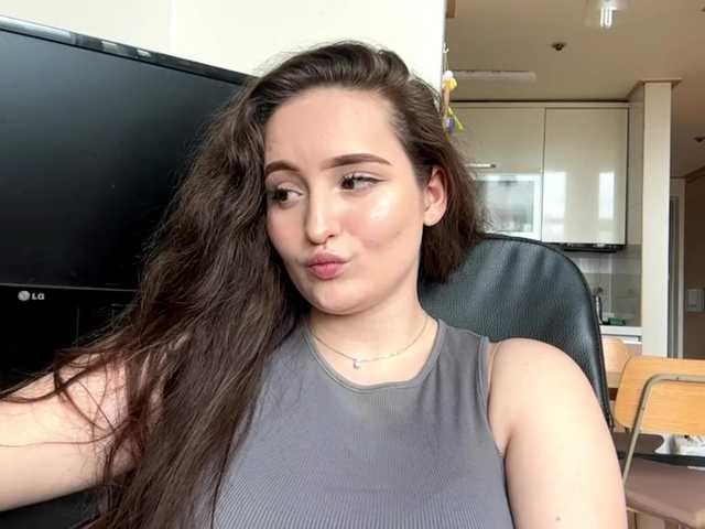 EmillyCarte live cam on BongaCams