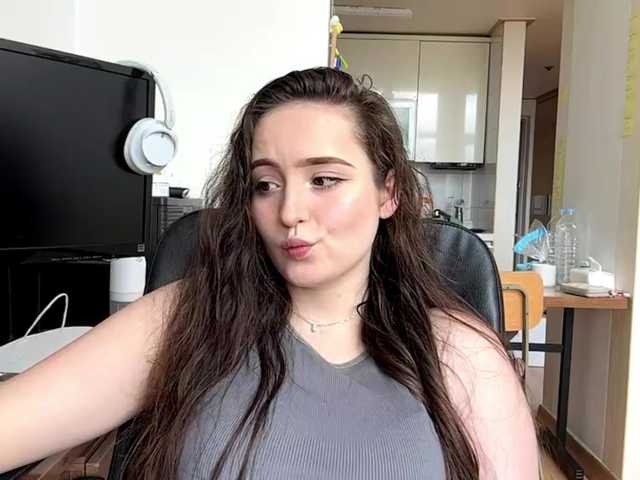 EmillyCarte live cam on BongaCams