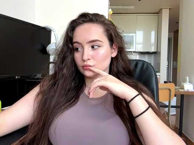 EmillyCarte live cam on BongaCams