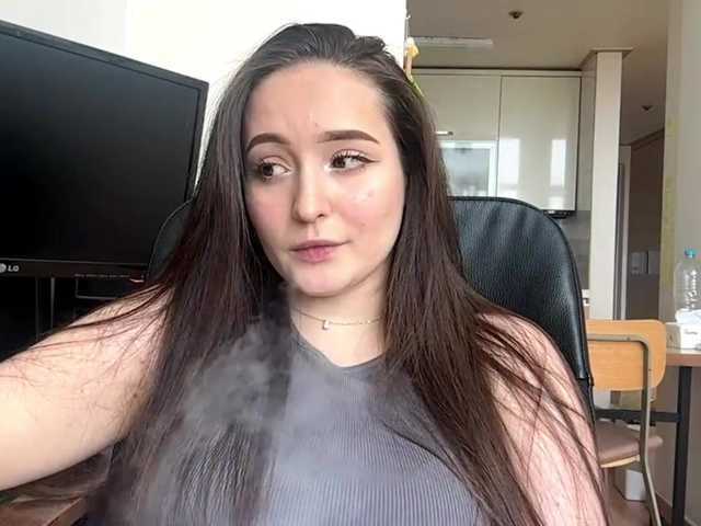 EmillyCarte live cam on BongaCams