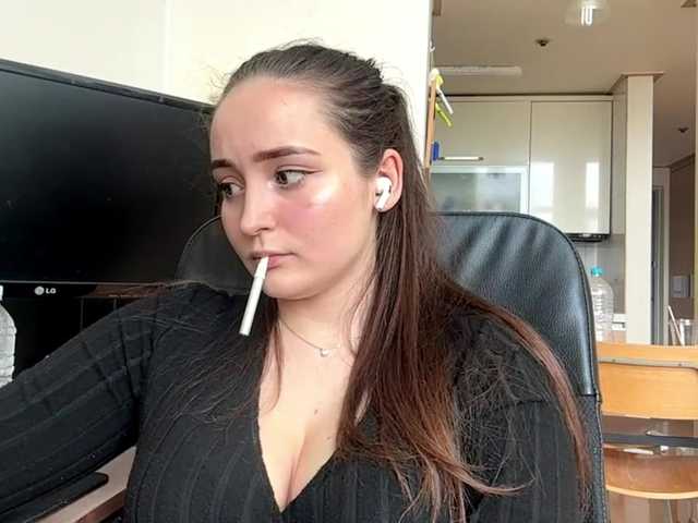 EmillyCarte live webcam show