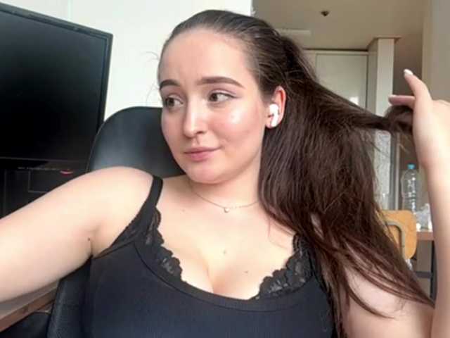 EmillyCarte live webcam show