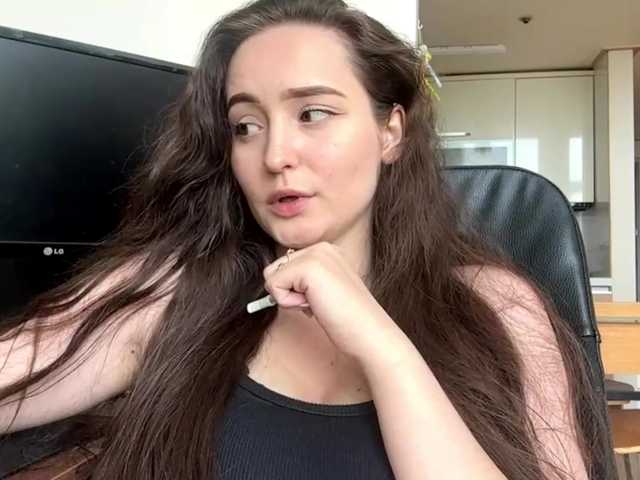 EmillyCarte live webcam show