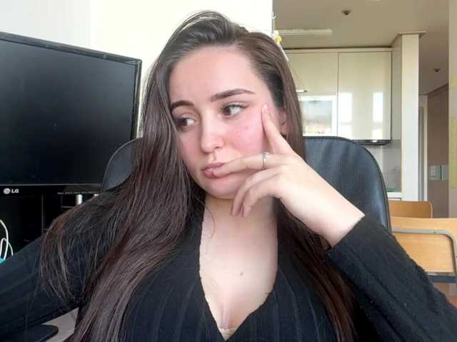 EmillyCarte live cam on BongaCams