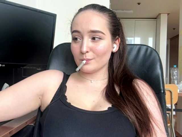 EmillyCarte live cam on BongaCams
