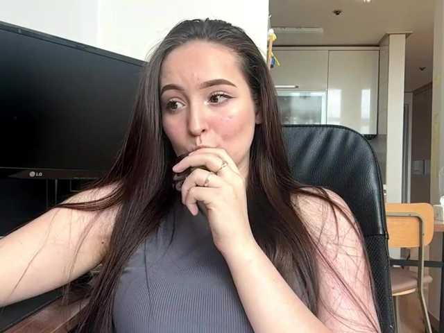 EmillyCarte live cam on BongaCams