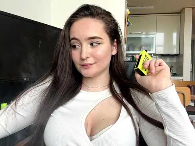 EmillyCarte live cam on BongaCams