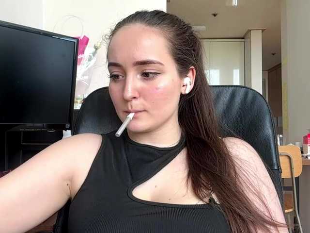 EmillyCarte live webcam show