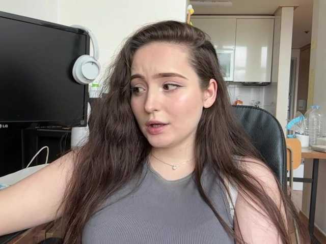EmillyCarte live cam on BongaCams