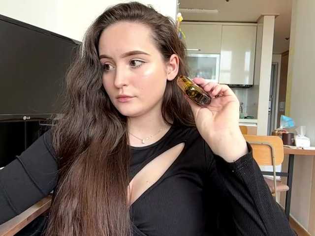 EmillyCarte live cam on BongaCams
