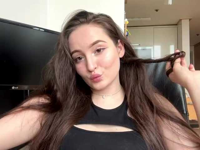 EmillyCarte live cam on BongaCams