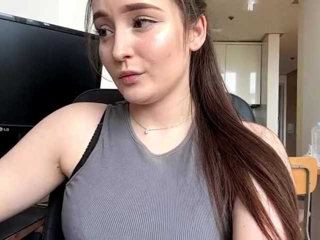 EmillyCarte live cam on BongaCams