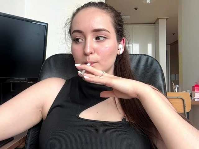 EmillyCarte live webcam show