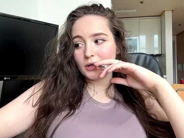 EmillyCarte live cam on BongaCams
