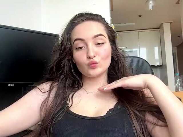 EmillyCarte live webcam show