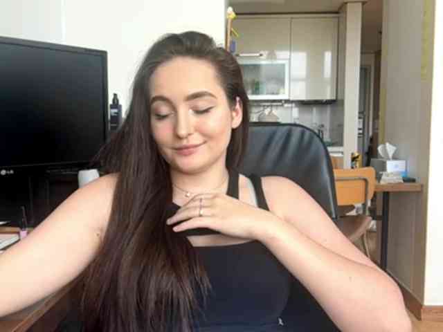 Модель: EmillyCarte