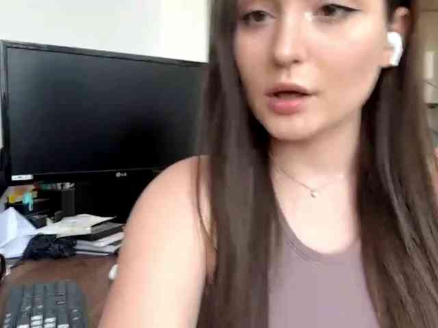 EmillyCarte webcam